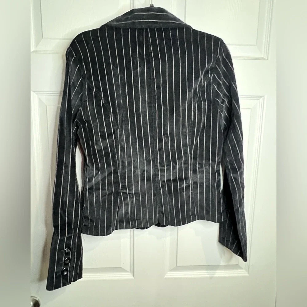 NWT - SO So Real So Right Juniors black pinstriped blazer - Size Large